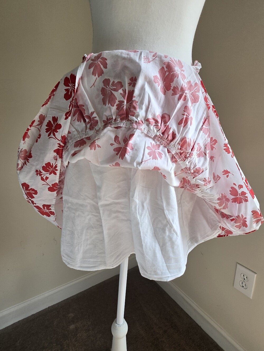 J Crew White and Red Floral Tiered Summer Skirt, Size S - Picture 8 of 8